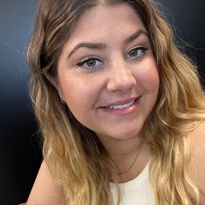 Meet your Posher, Danielle